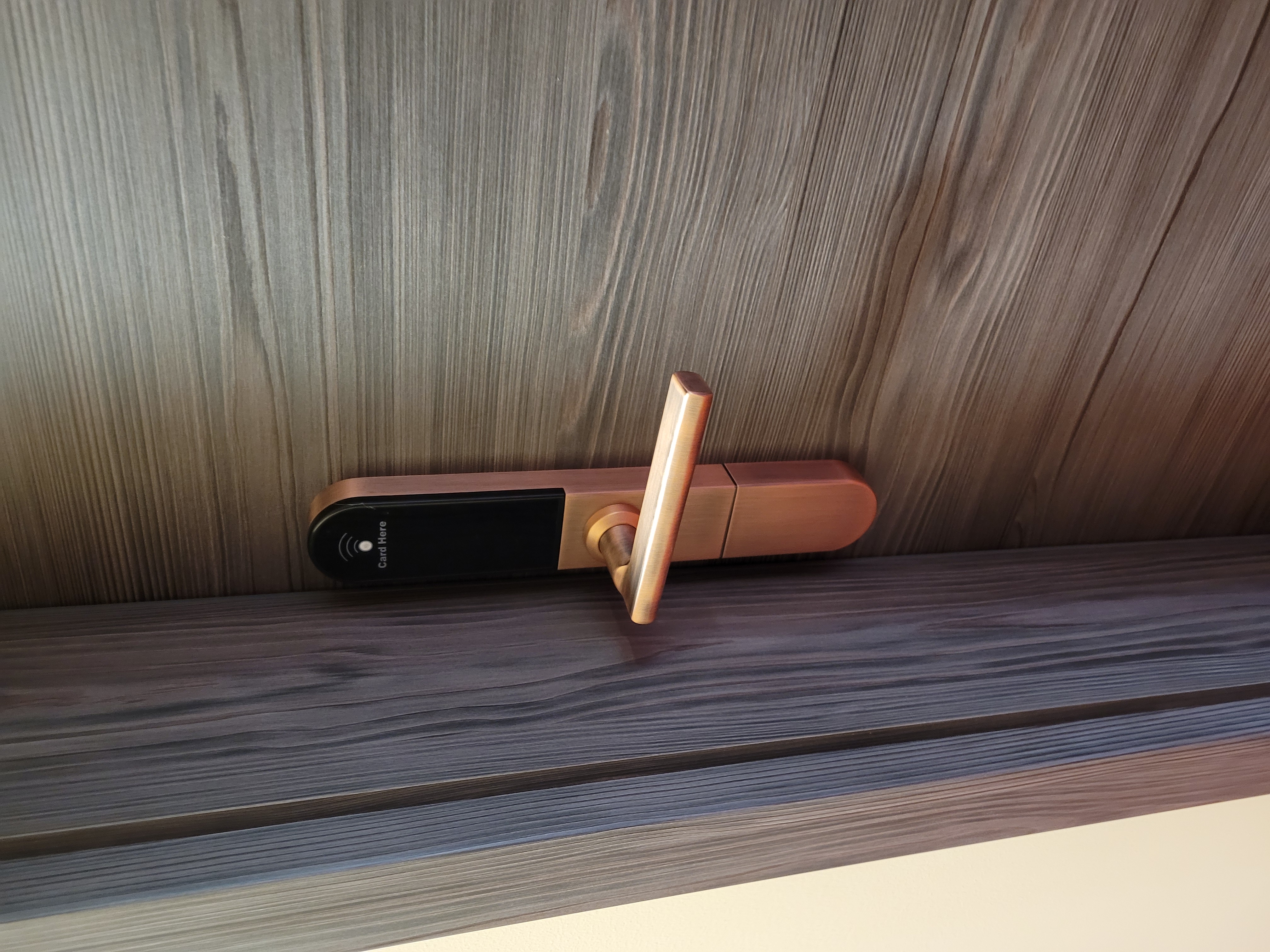 Hotel Korona zárrendszer telepítése